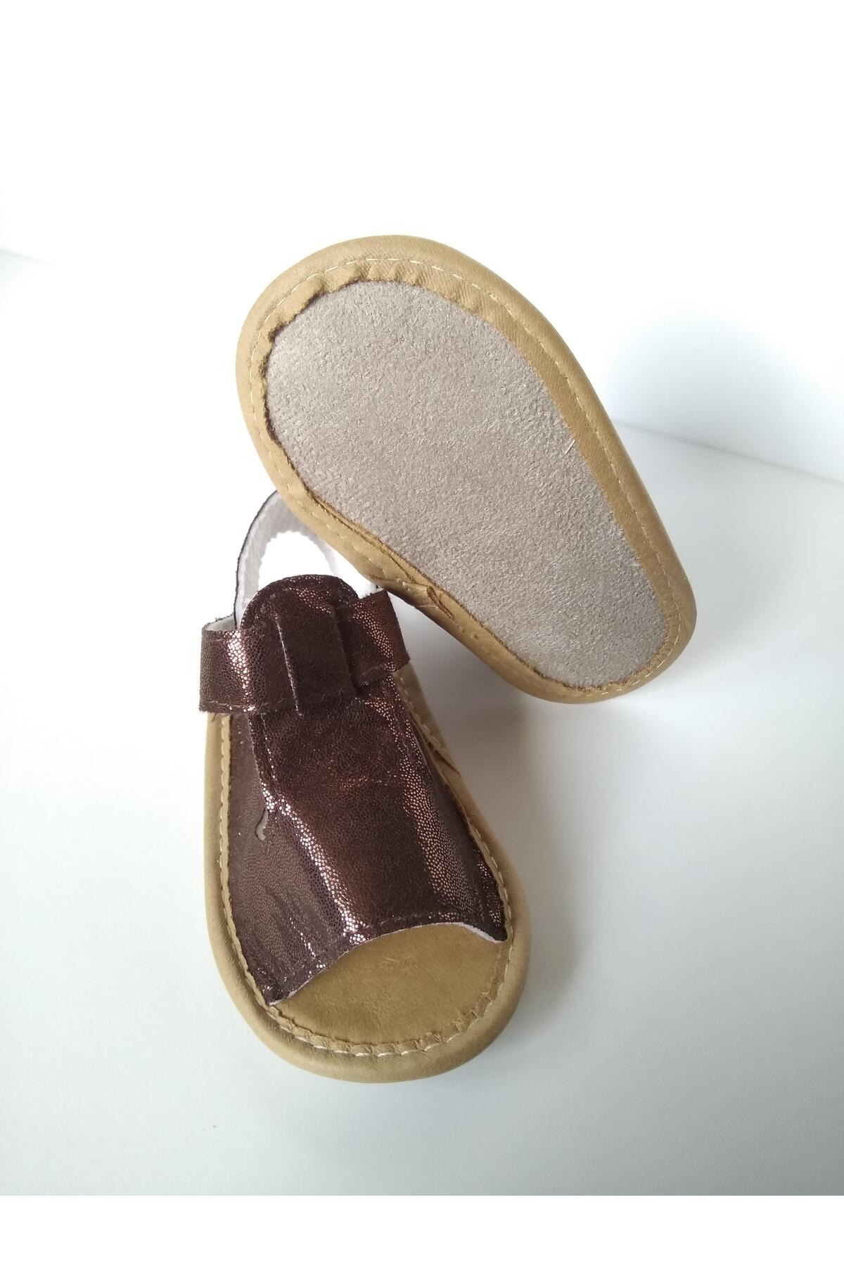 کفش های روزمره بچگانه