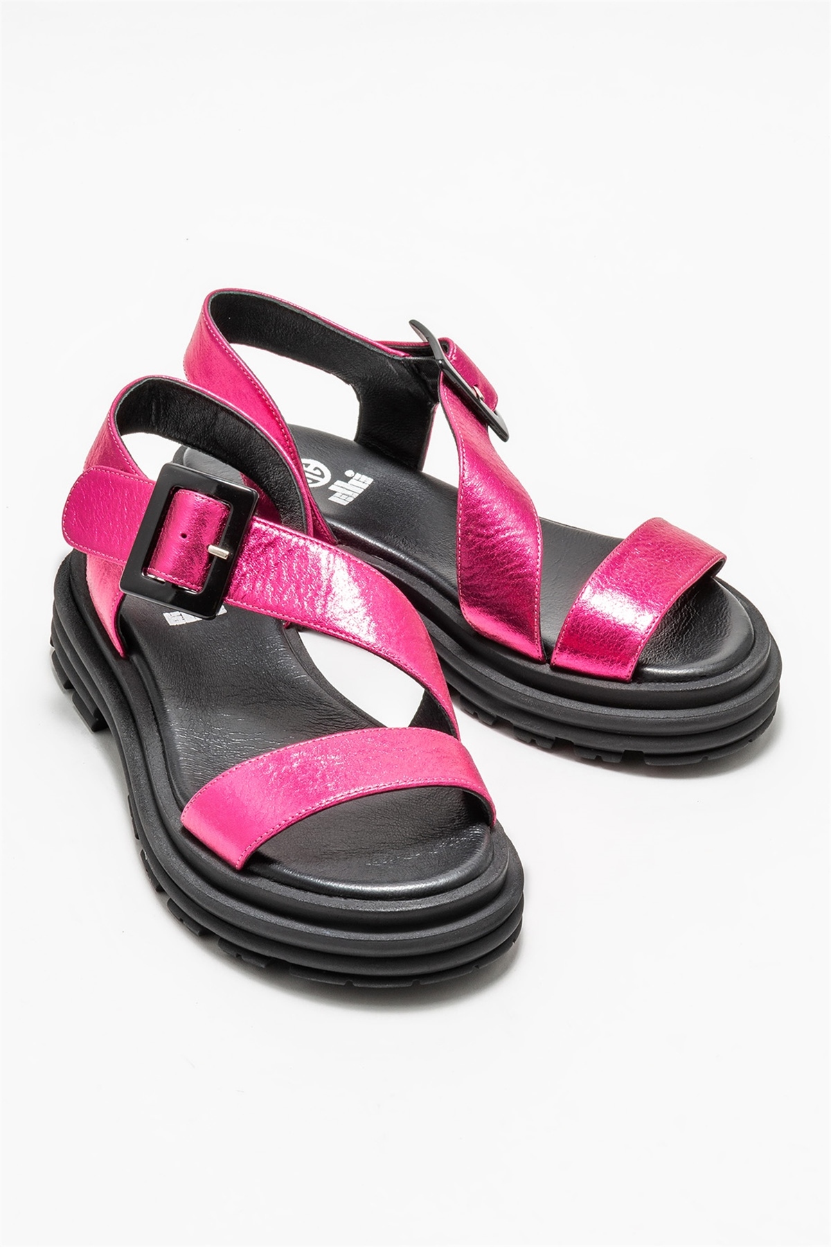 صندل اسپرت زنانه اله elle