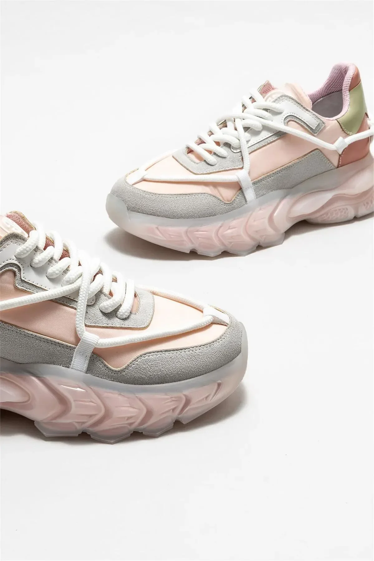 کتانی زنانه اله elle