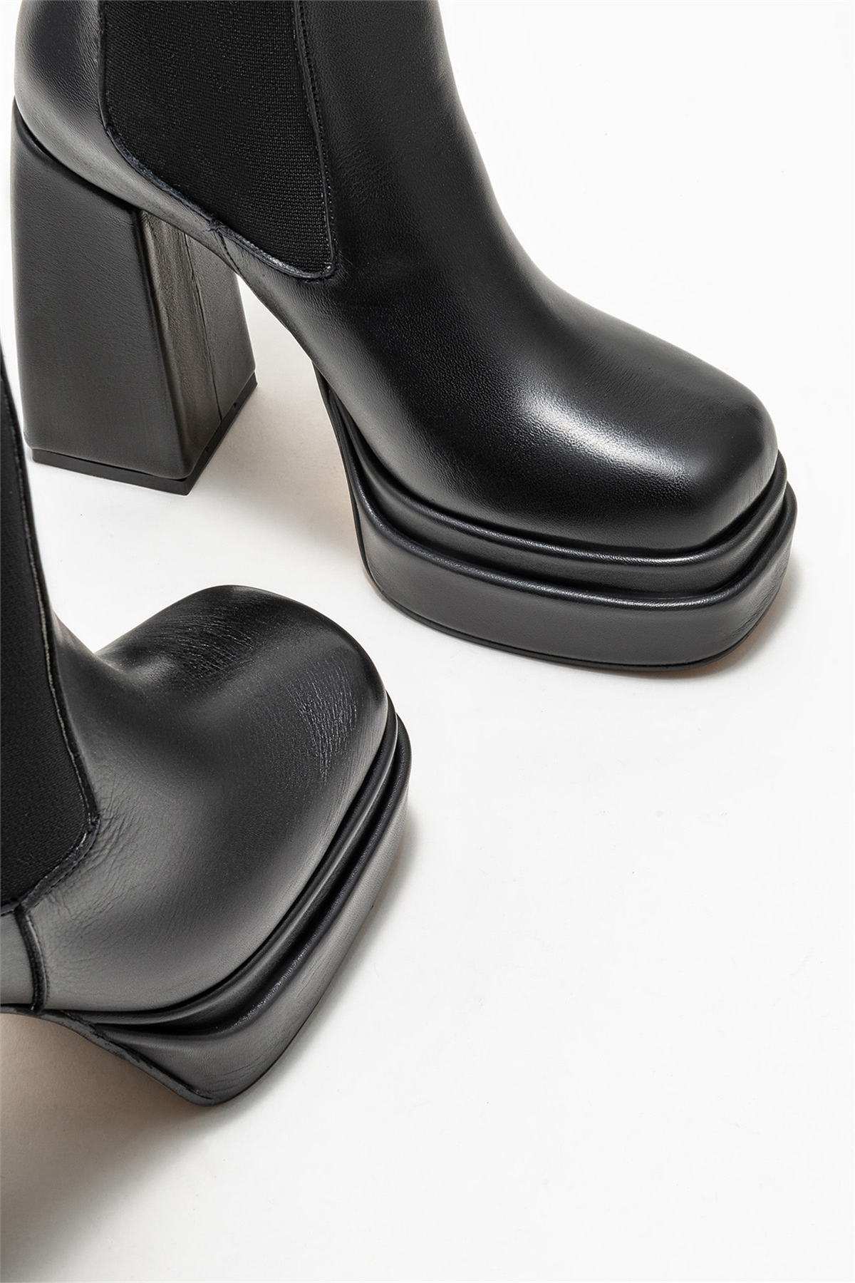 بوت و نیم بوت زنانه اله elle