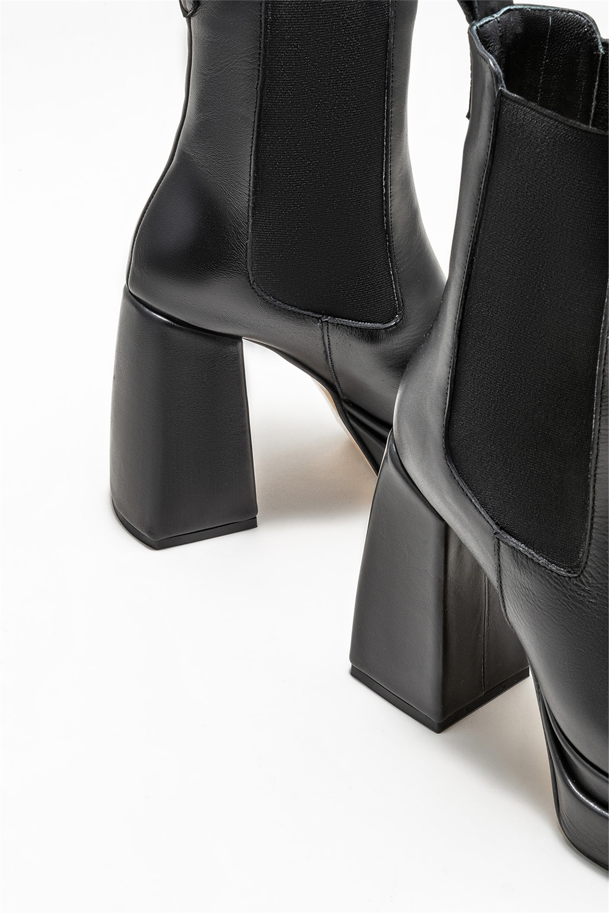 بوت و نیم بوت زنانه اله elle