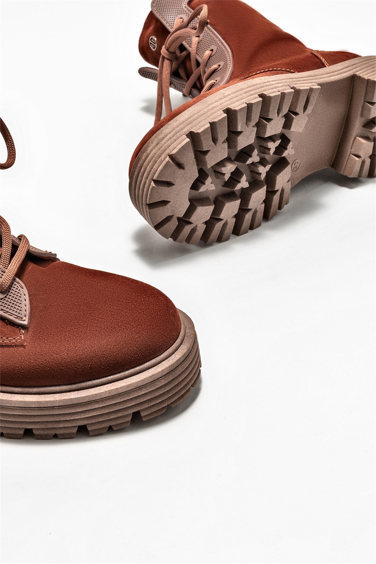 بوت و نیم بوت زنانه اله elle