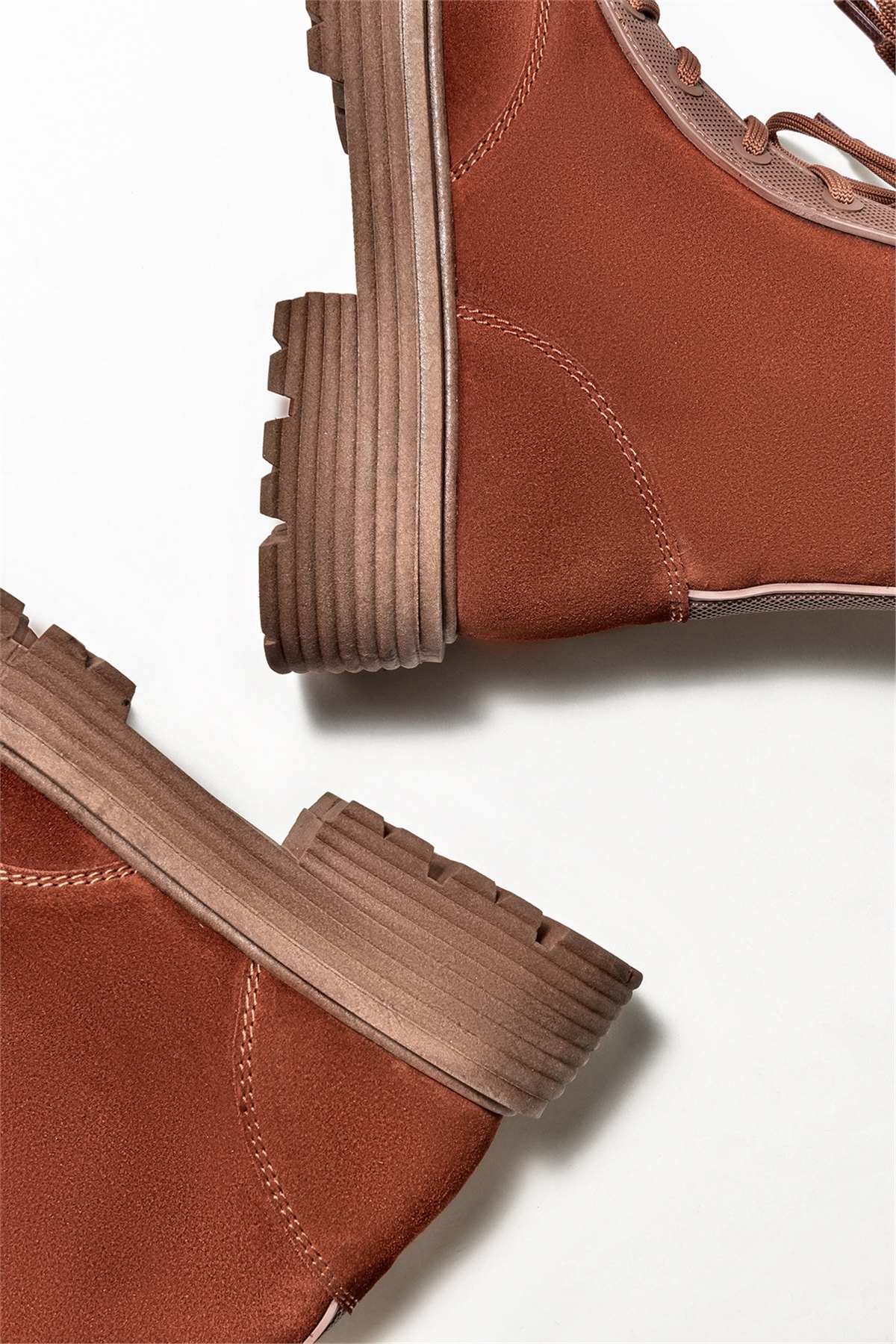 بوت و نیم بوت زنانه اله elle