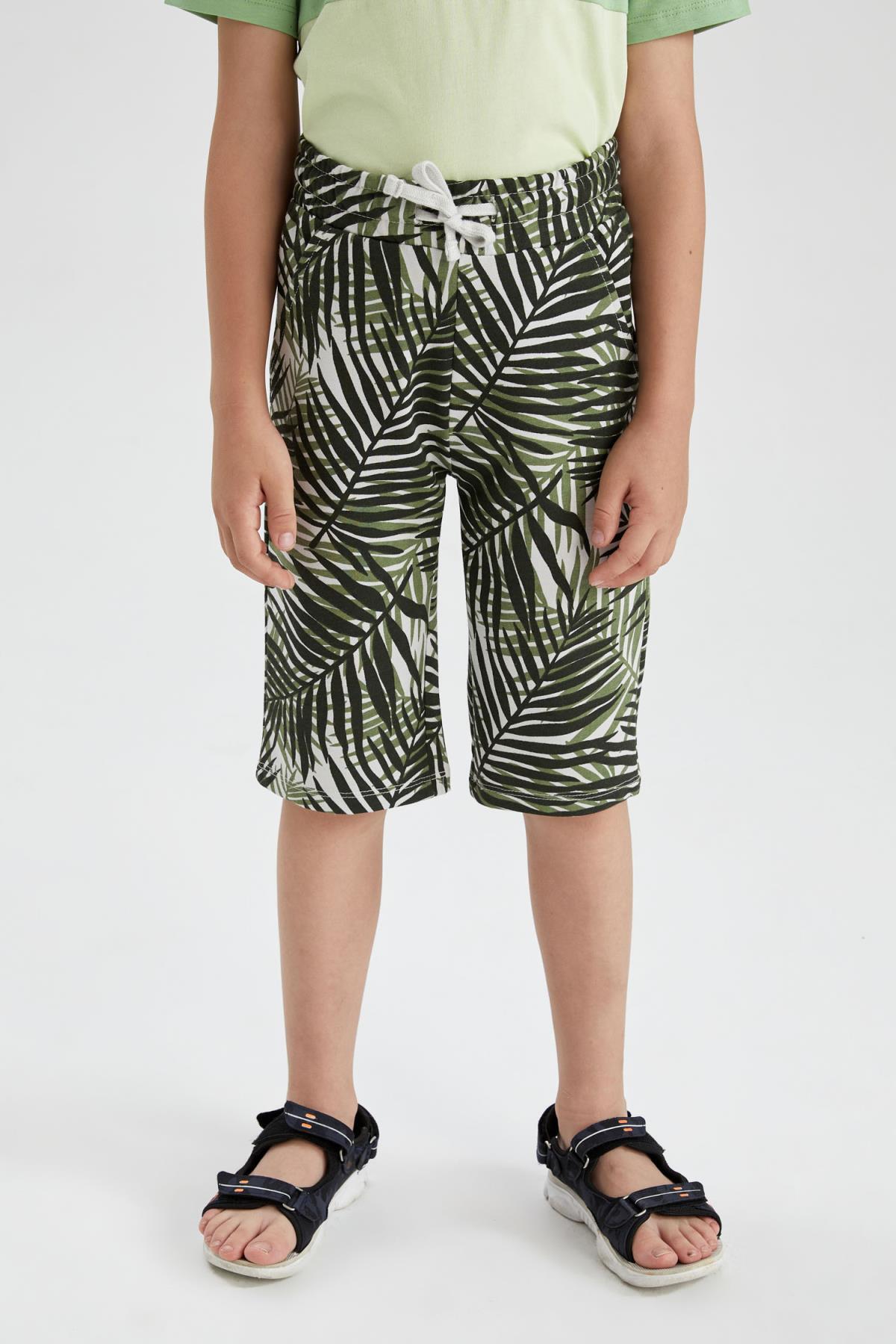 شلوارک بچگانه