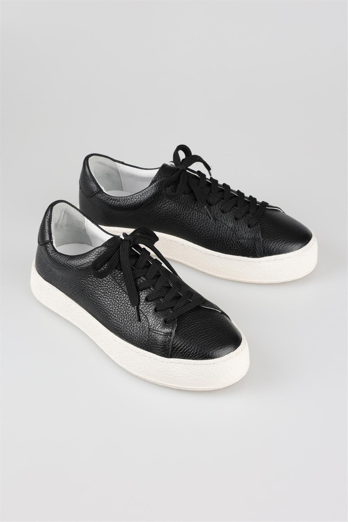 کتانی مردانه اله elle