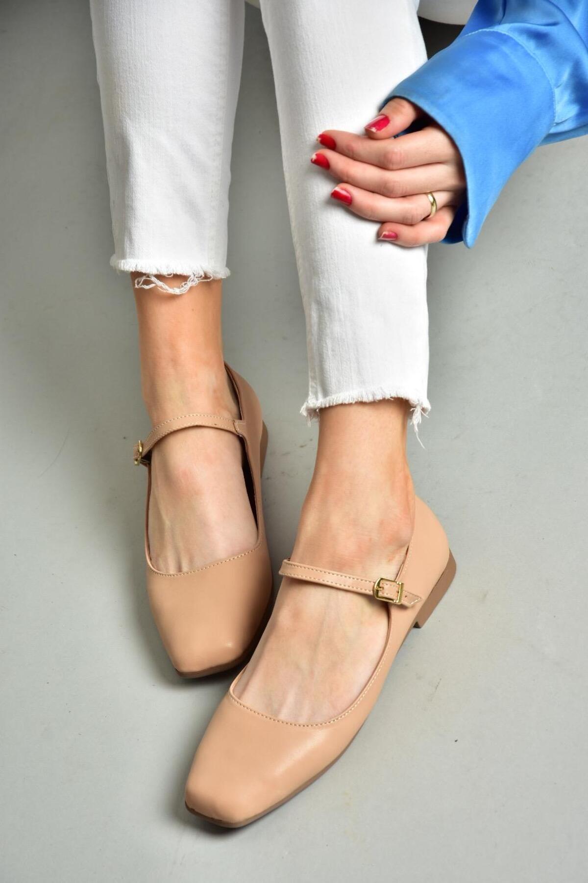 کالج زنانه fox-shoes fox-shoes
