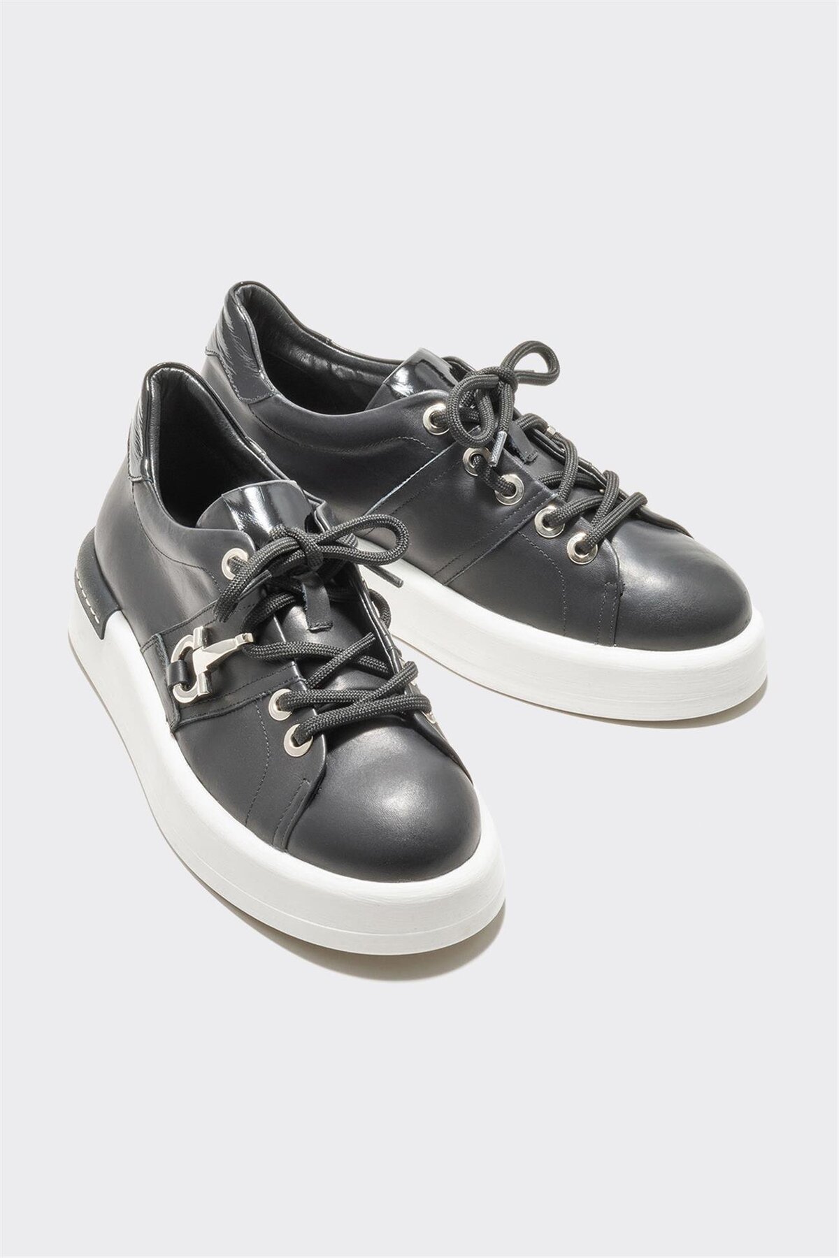 کتانی زنانه اله elle