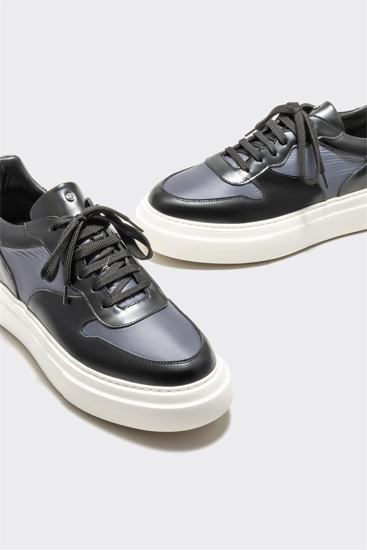 کتانی مردانه اورجینال elle