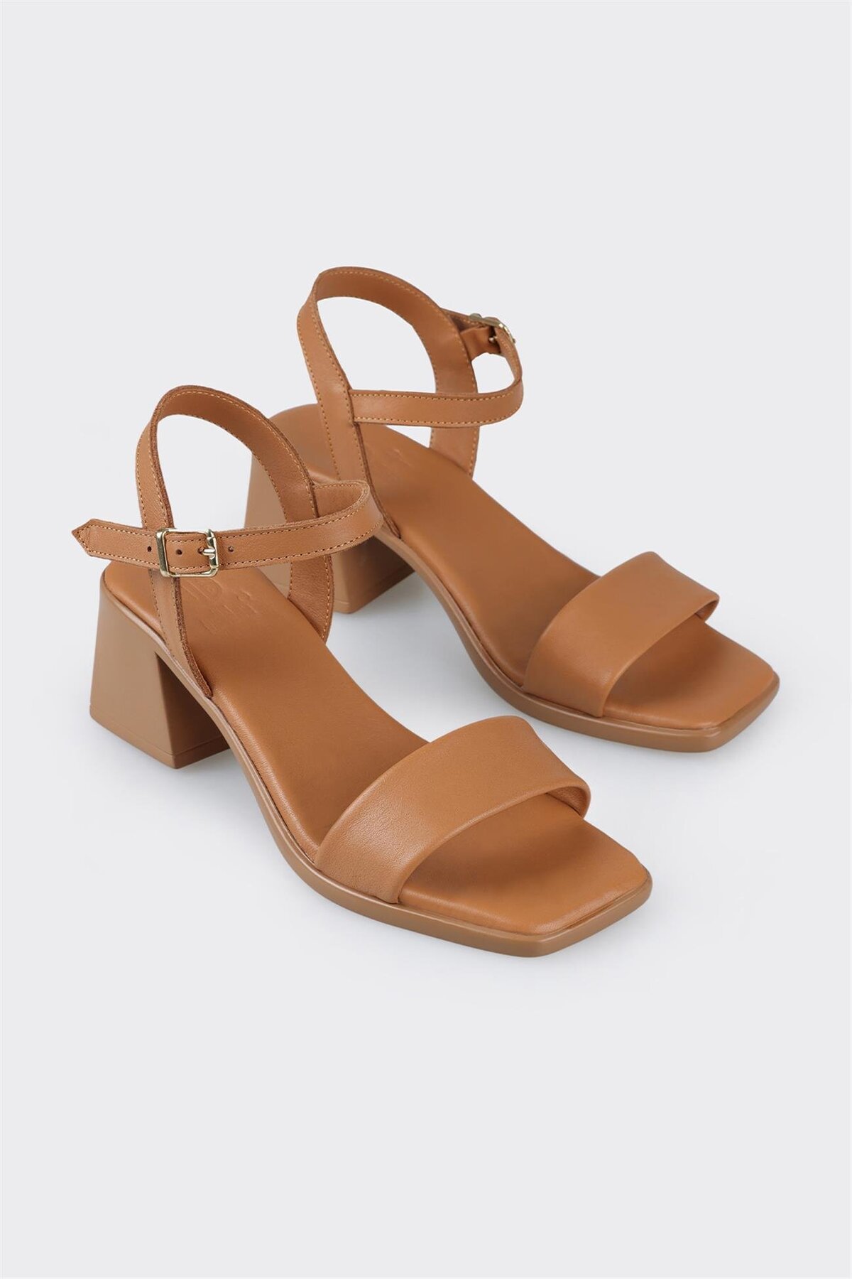 صندل زنانه اله elle