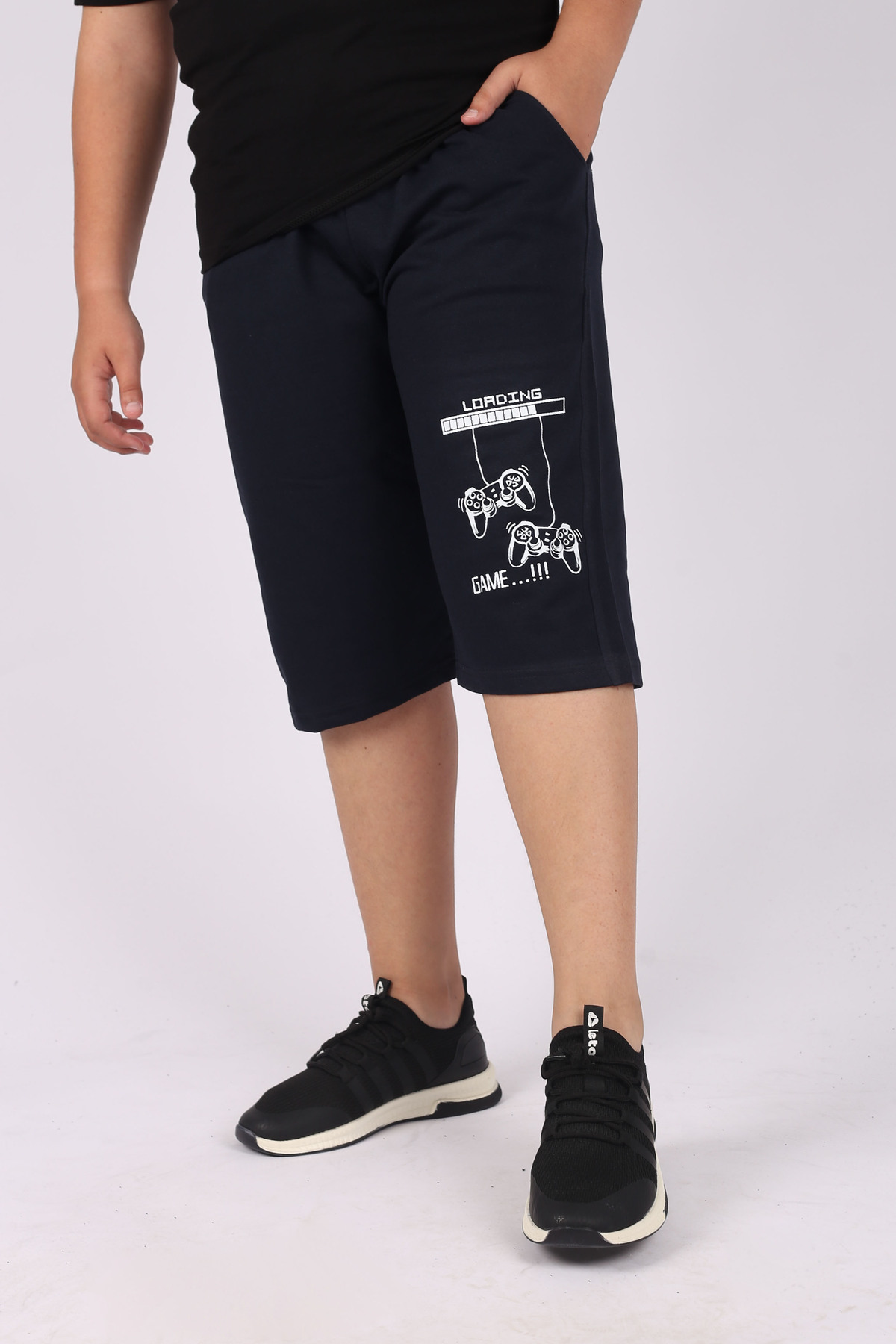 شلوارک بچگانه