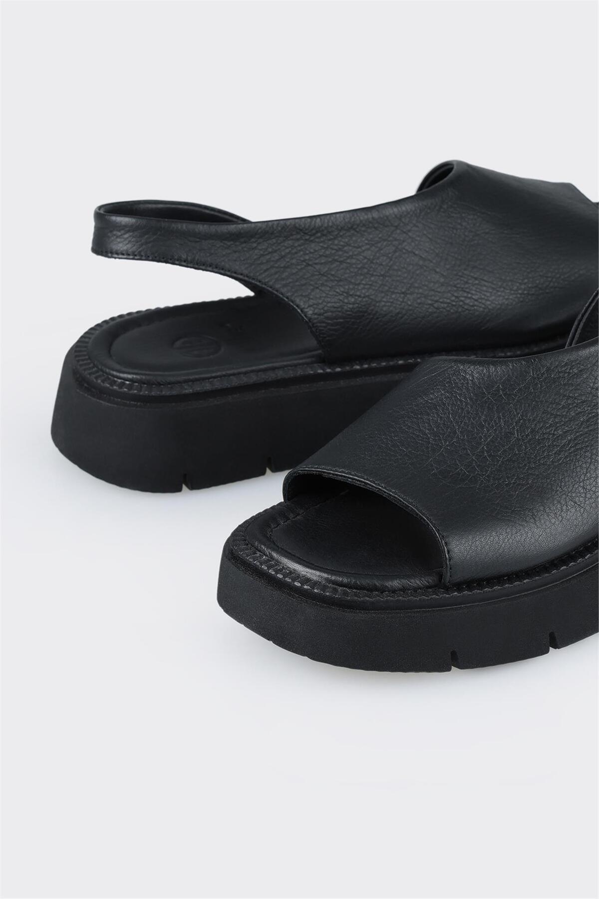 صندل اسپرت زنانه اله elle