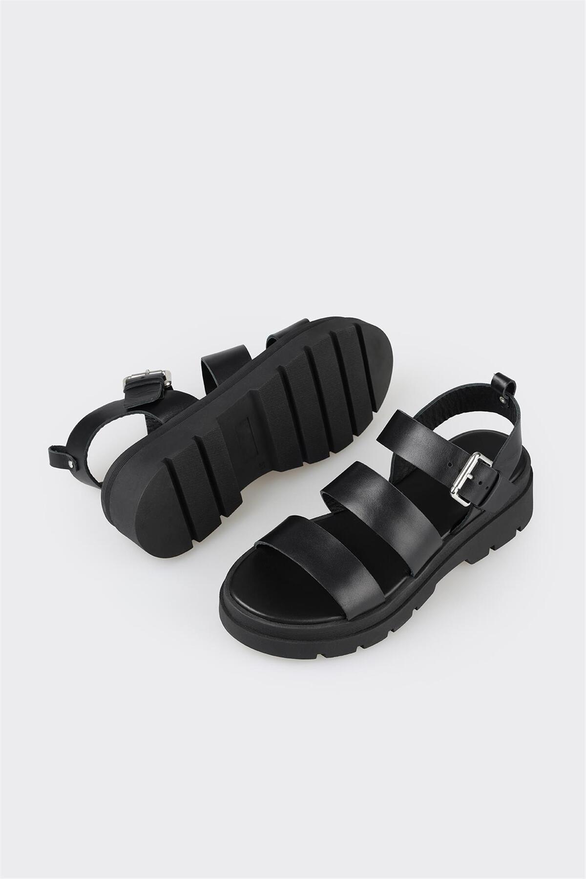 صندل اسپرت زنانه اله elle