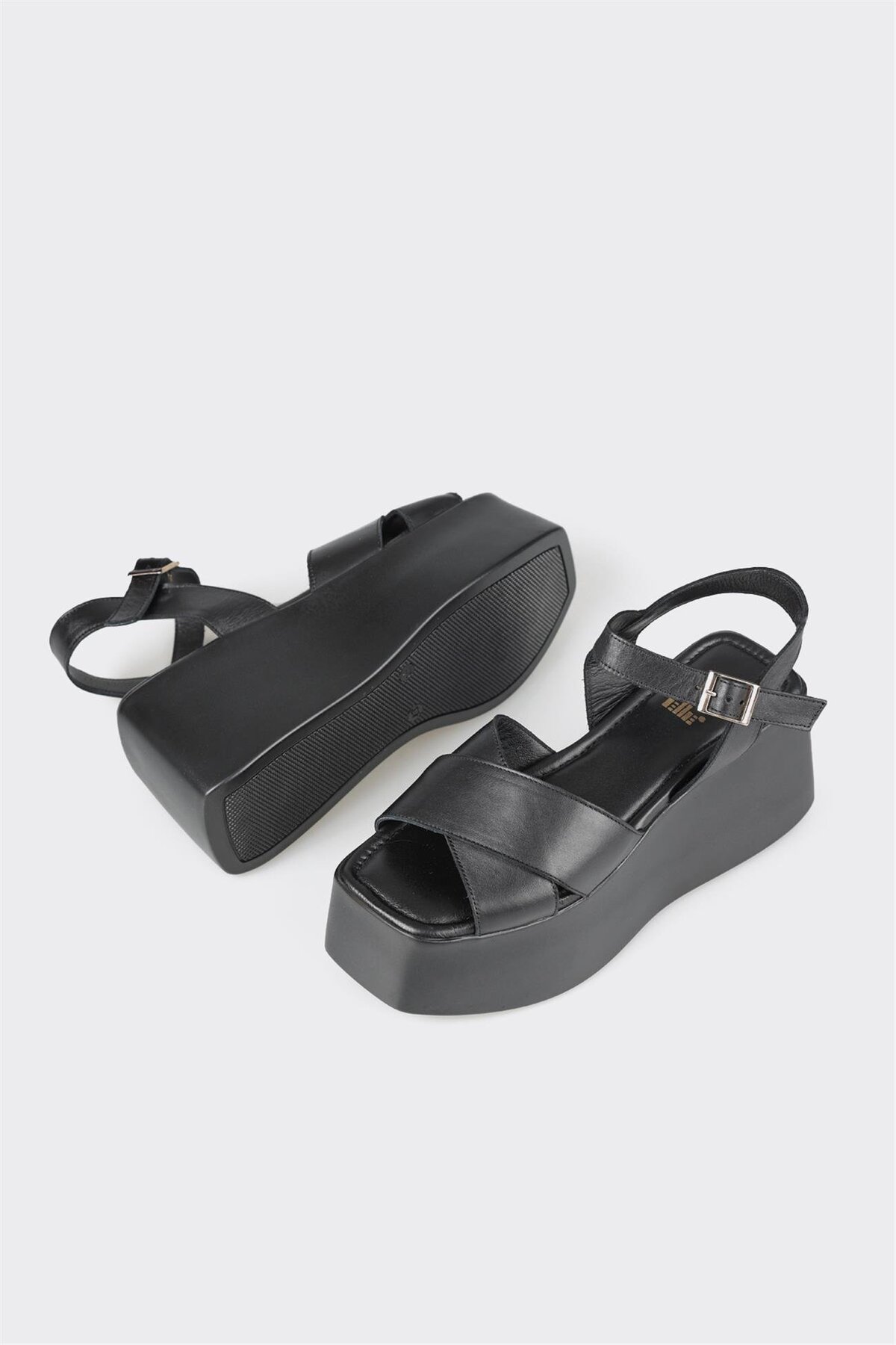 صندل زنانه اله elle