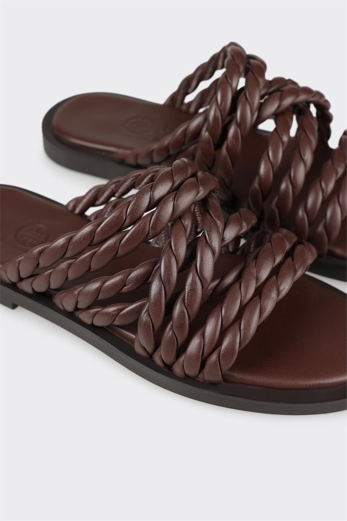 دمپایی زنانه اله elle