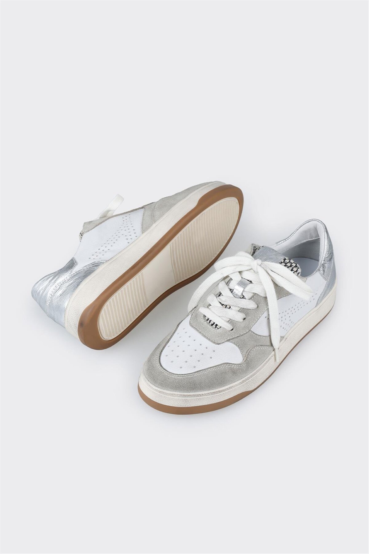 کتانی زنانه اله elle