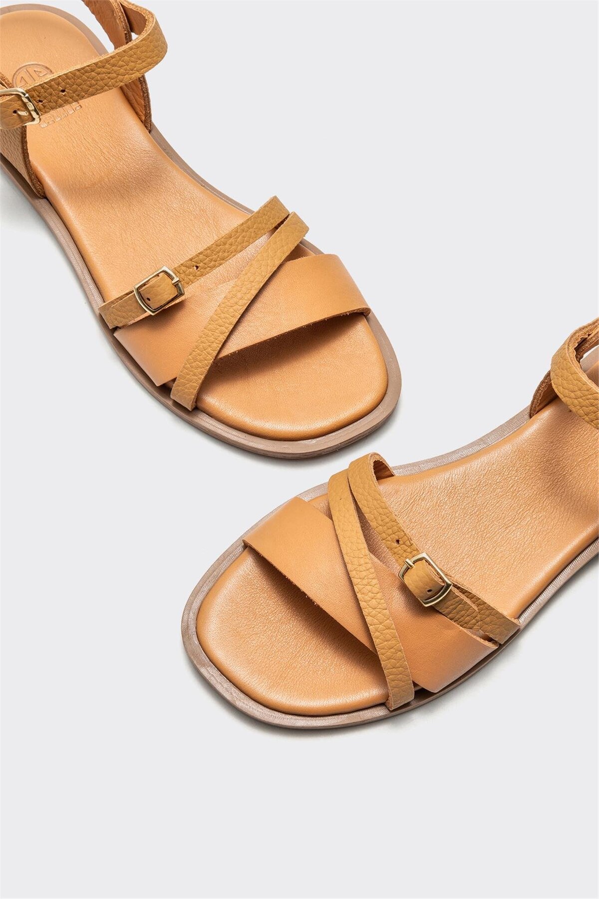 صندل زنانه اله elle