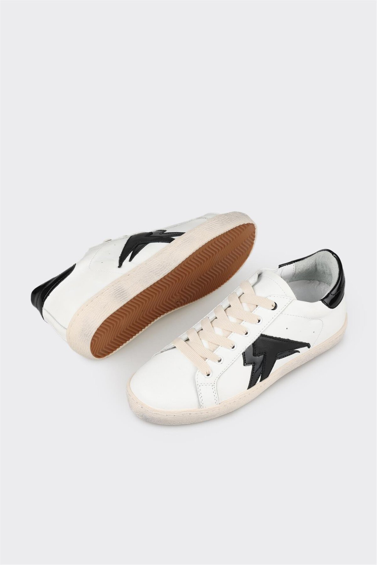 کتانی زنانه اله elle