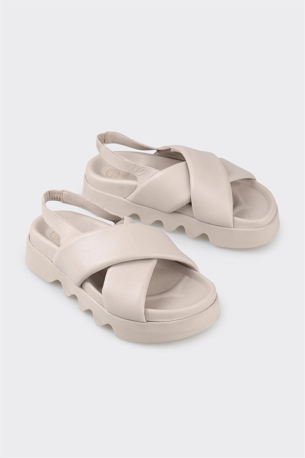 صندل اسپرت زنانه اله elle