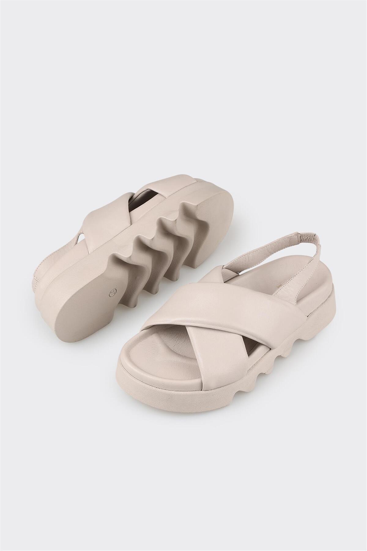 صندل اسپرت زنانه اله elle