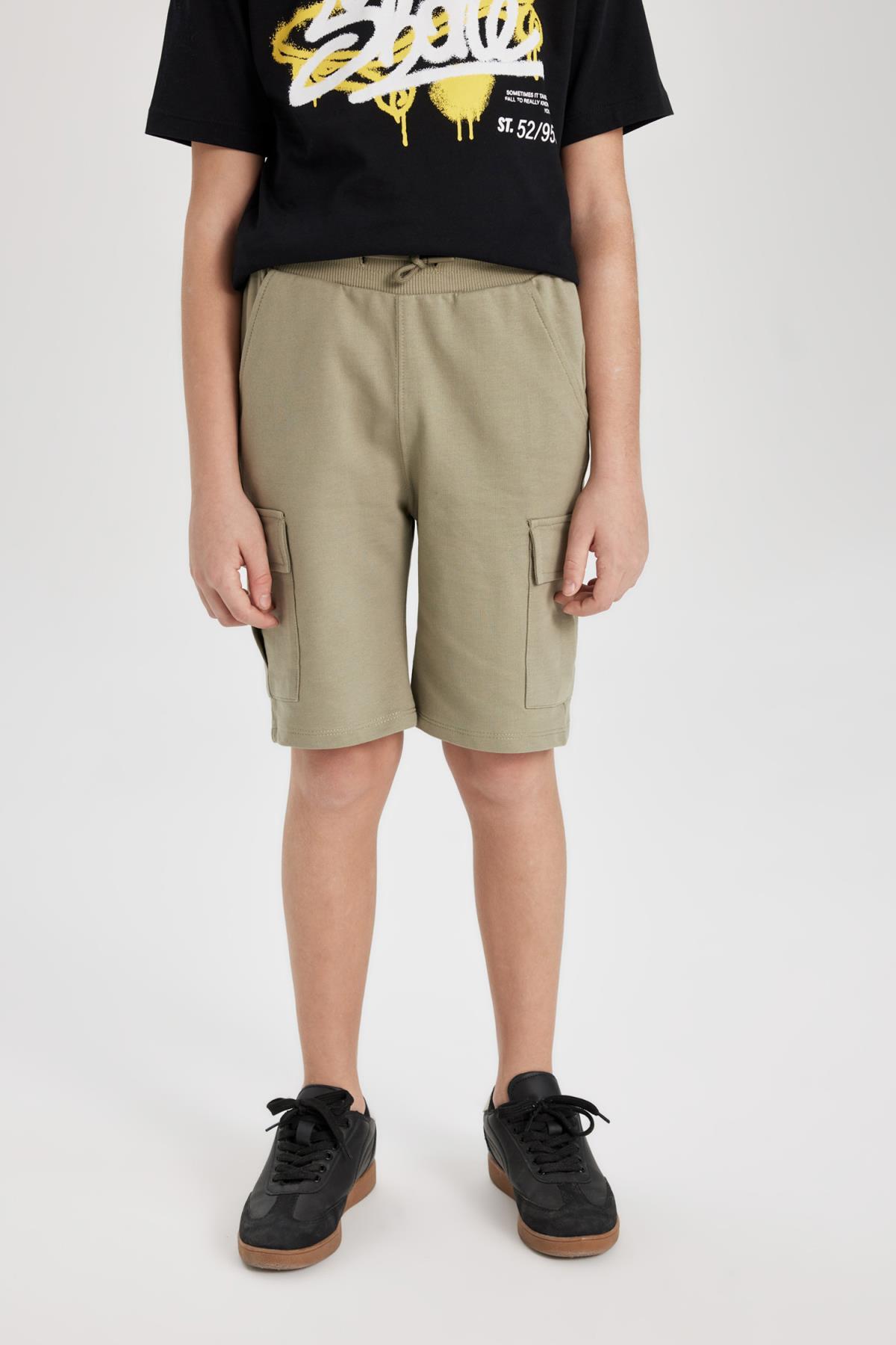 شلوارک بچگانه