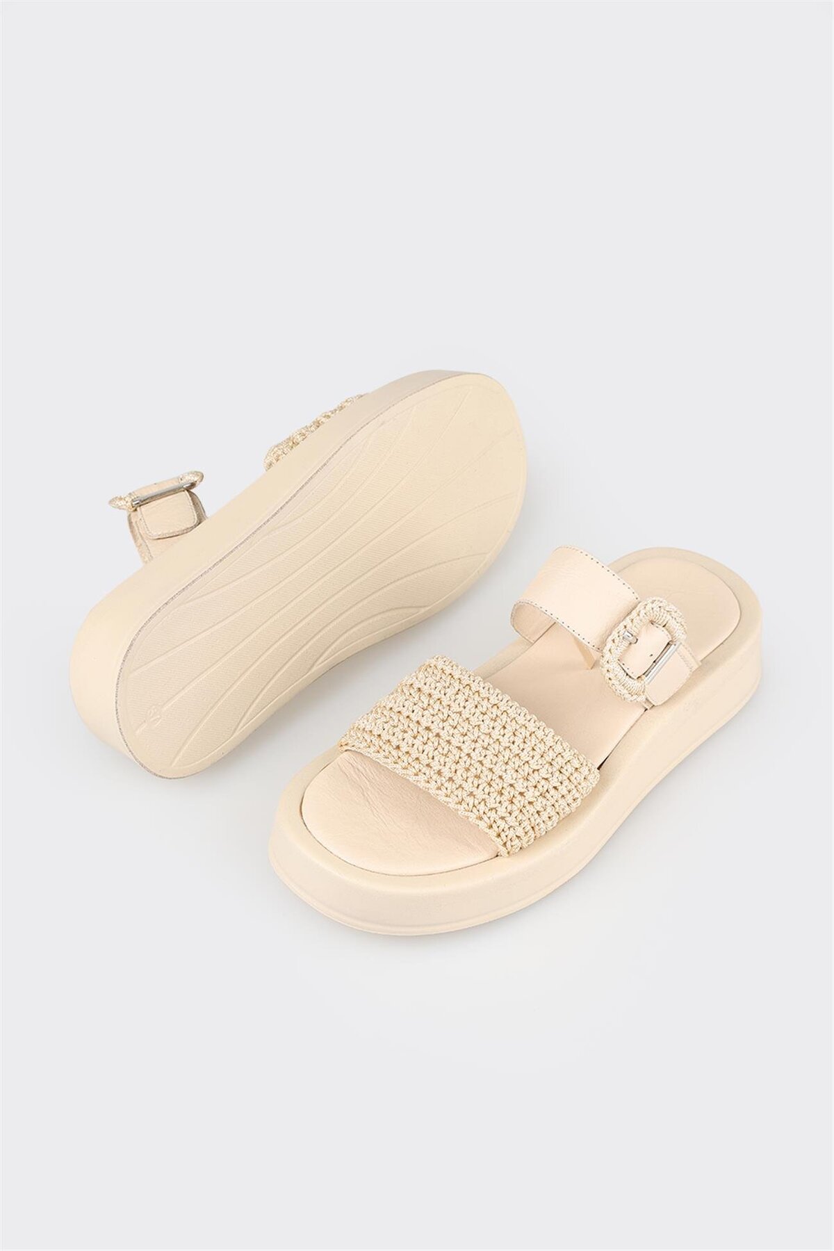 صندل اسپرت زنانه اله elle