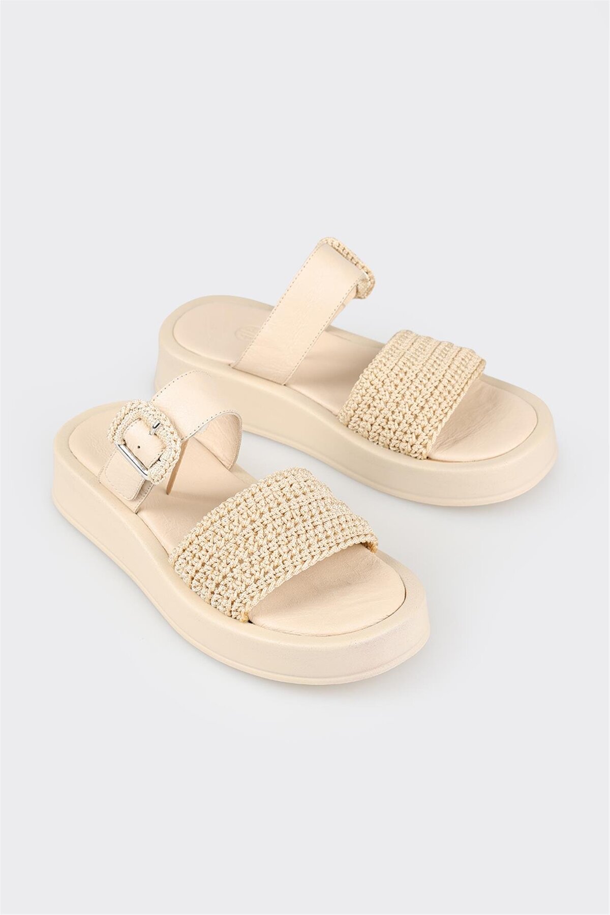 صندل اسپرت زنانه اله elle