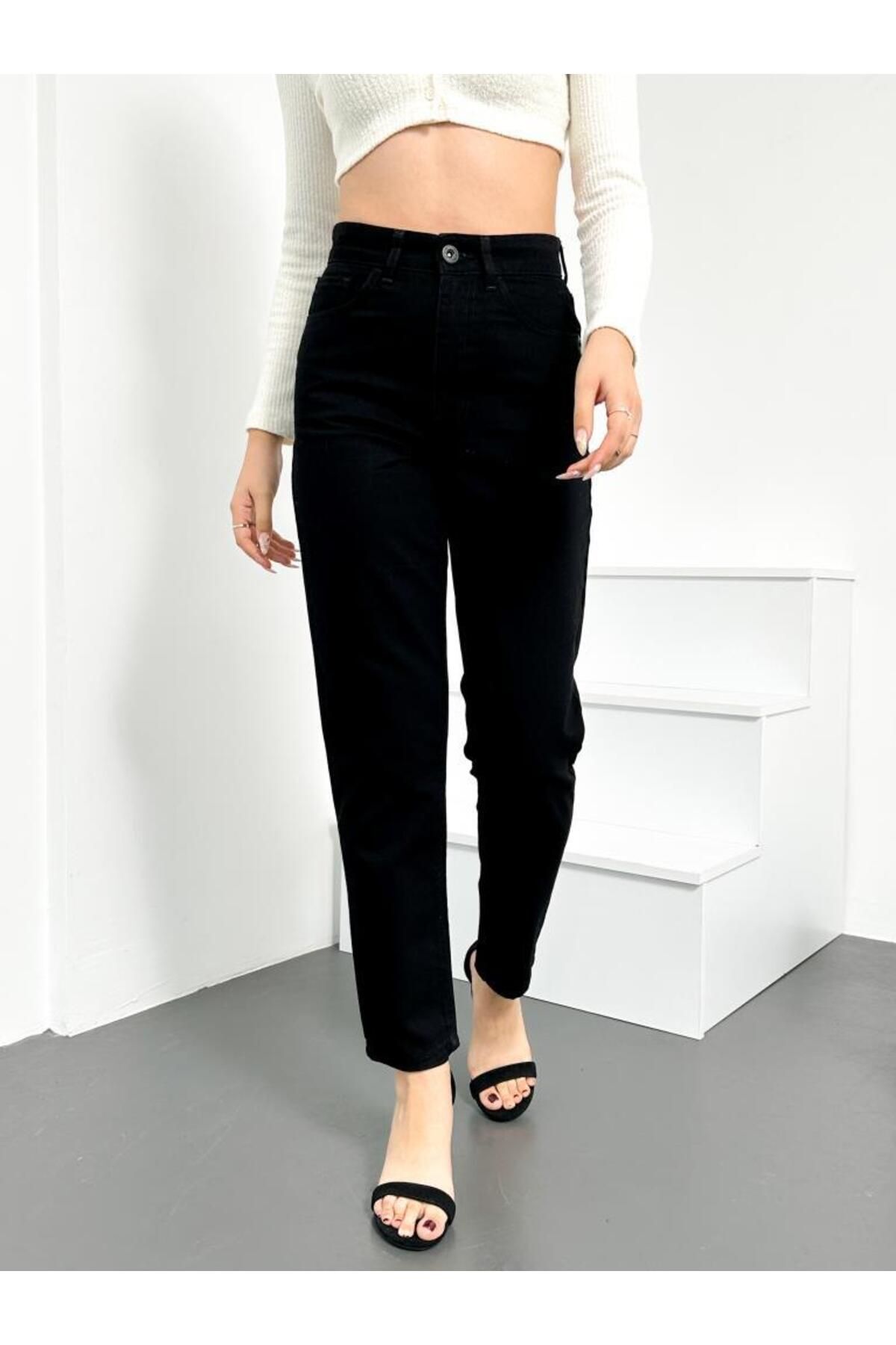 شلوار جین زنانه