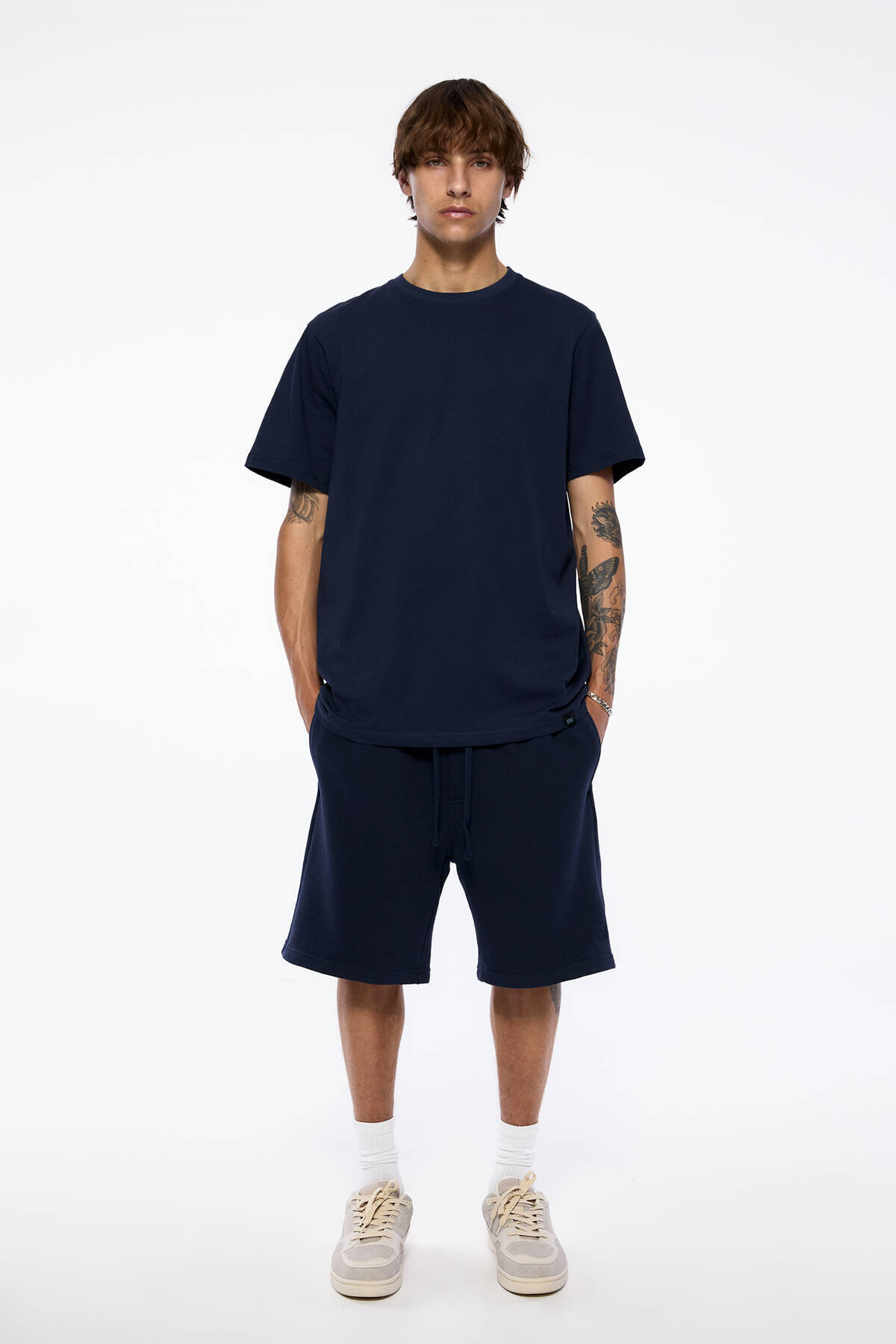 تیشرت مردانه پول اند بیر pull-and-bear