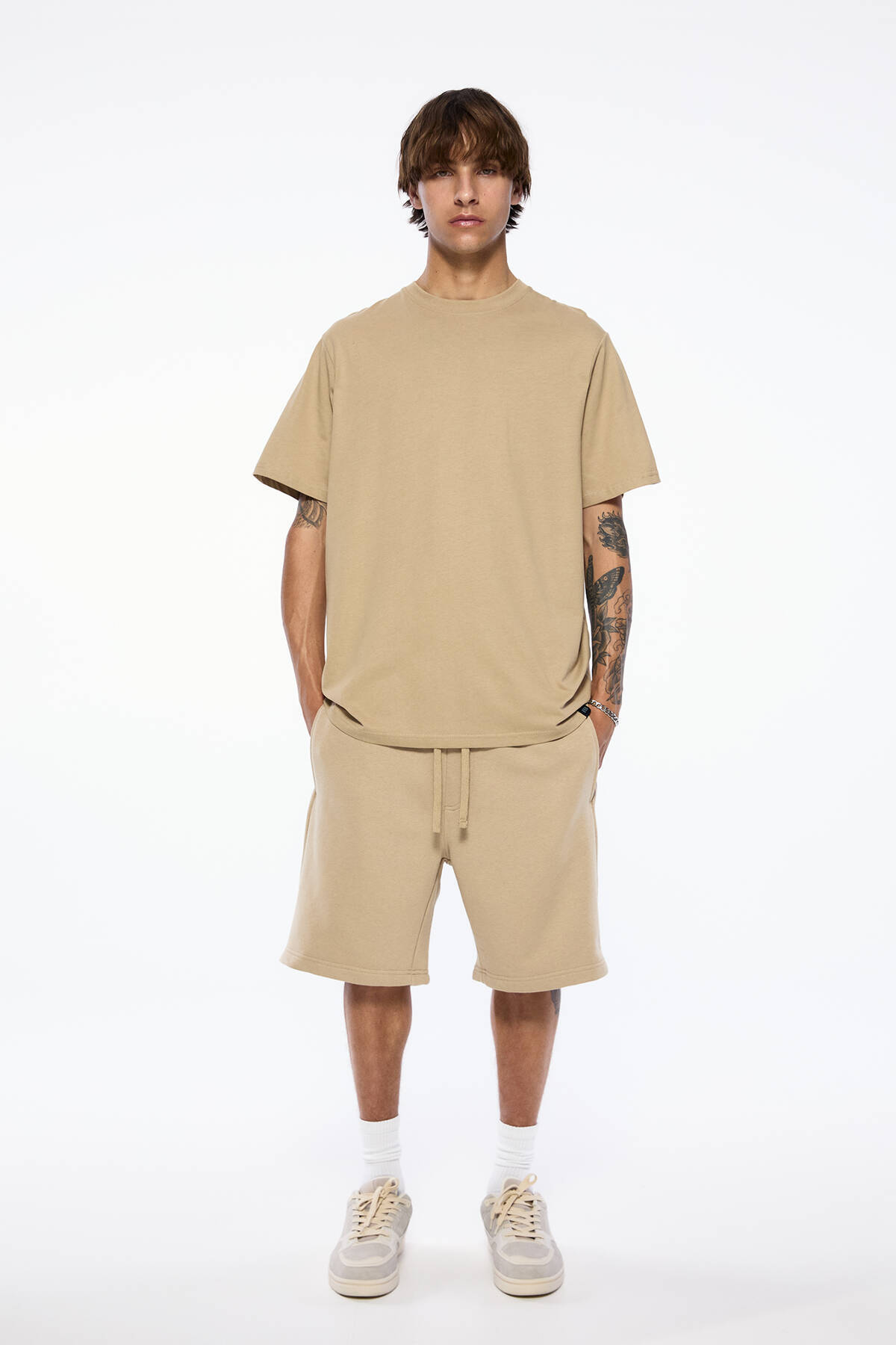 تیشرت مردانه پول اند بیر pull-and-bear
