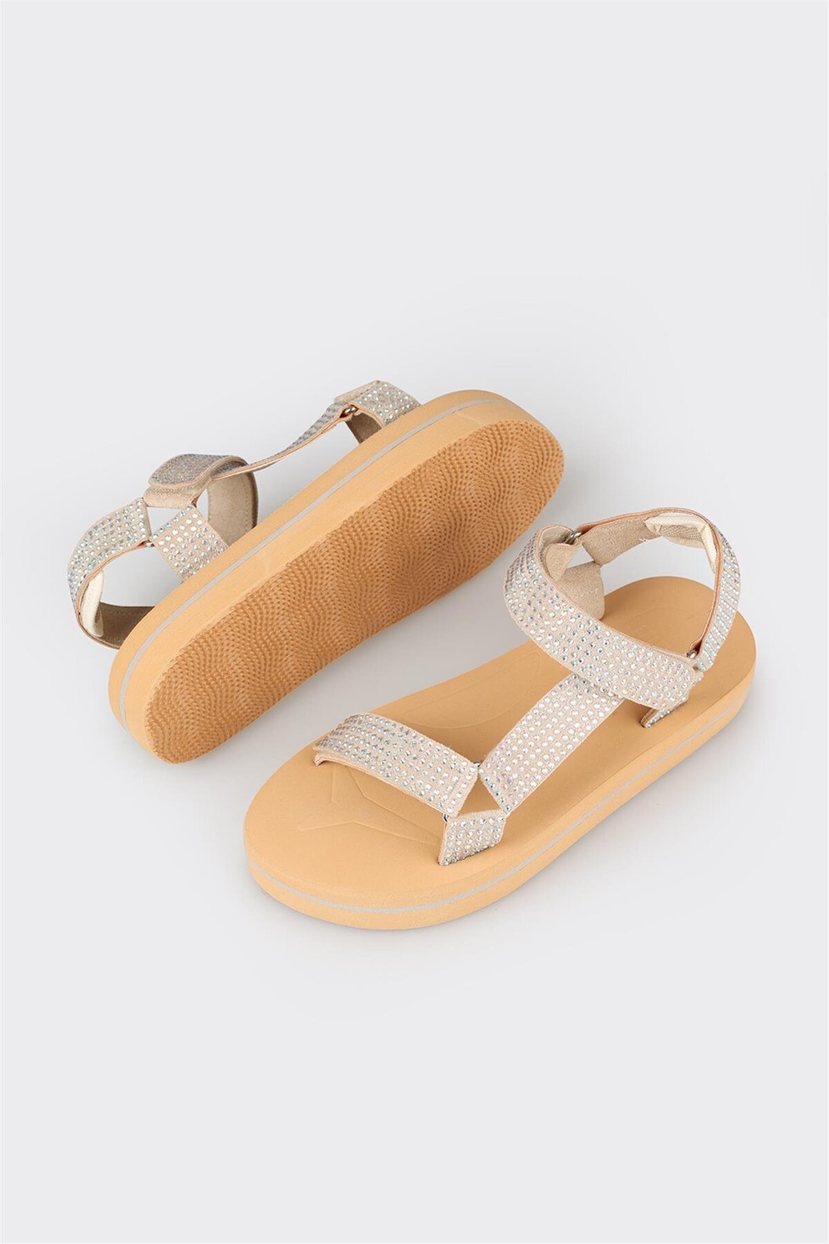 صندل اسپرت زنانه اله elle