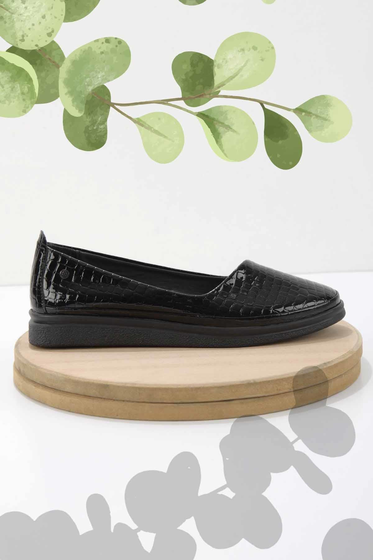 کفش روزمره زنانه bambi bambi