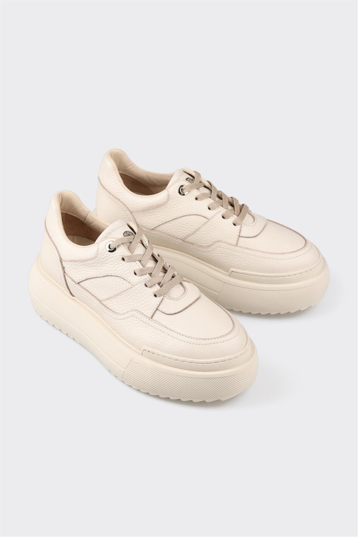 کتانی زنانه اله elle