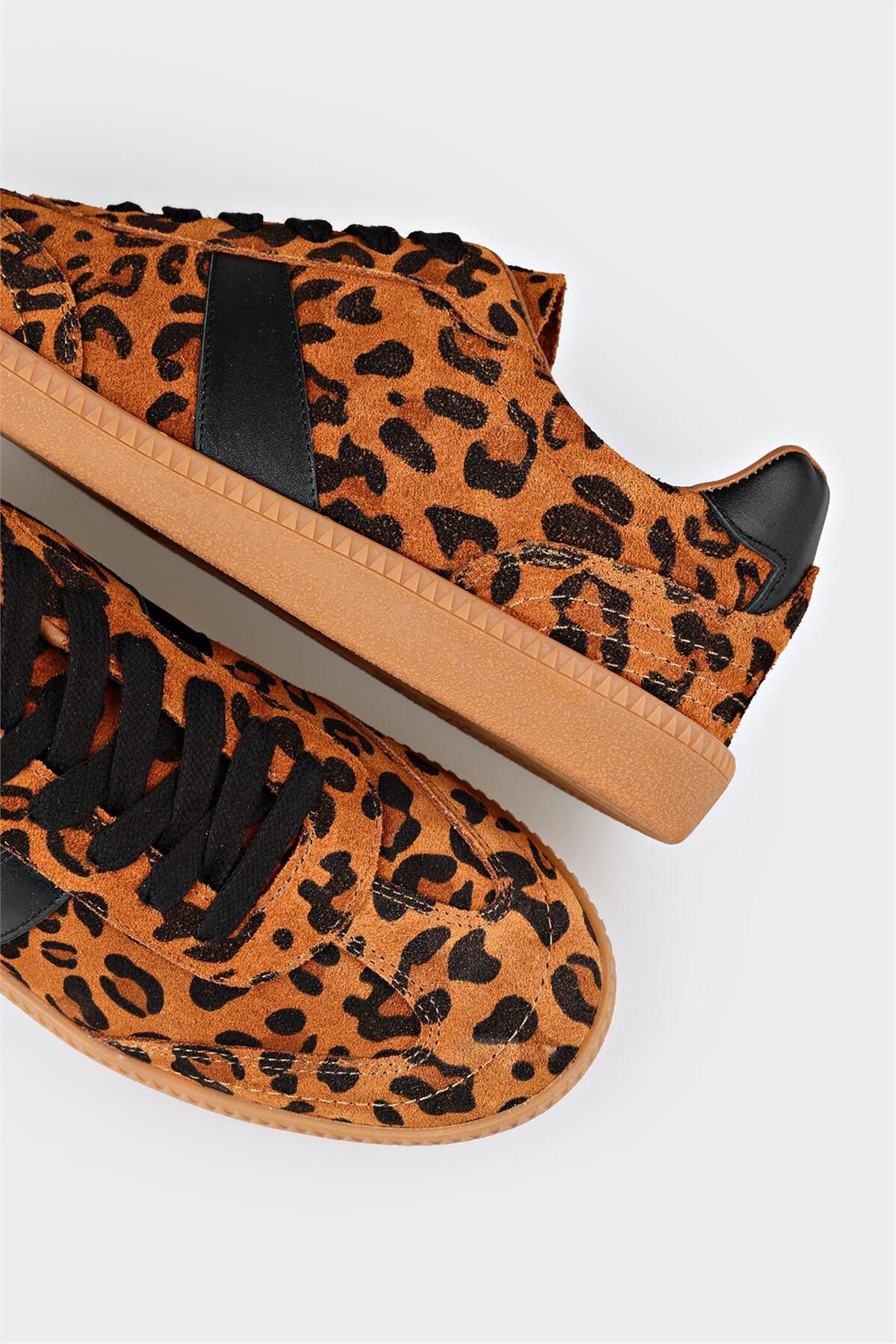 کتانی زنانه اله elle