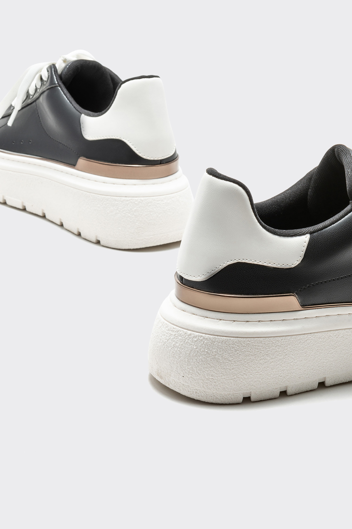 کتانی زنانه اله elle