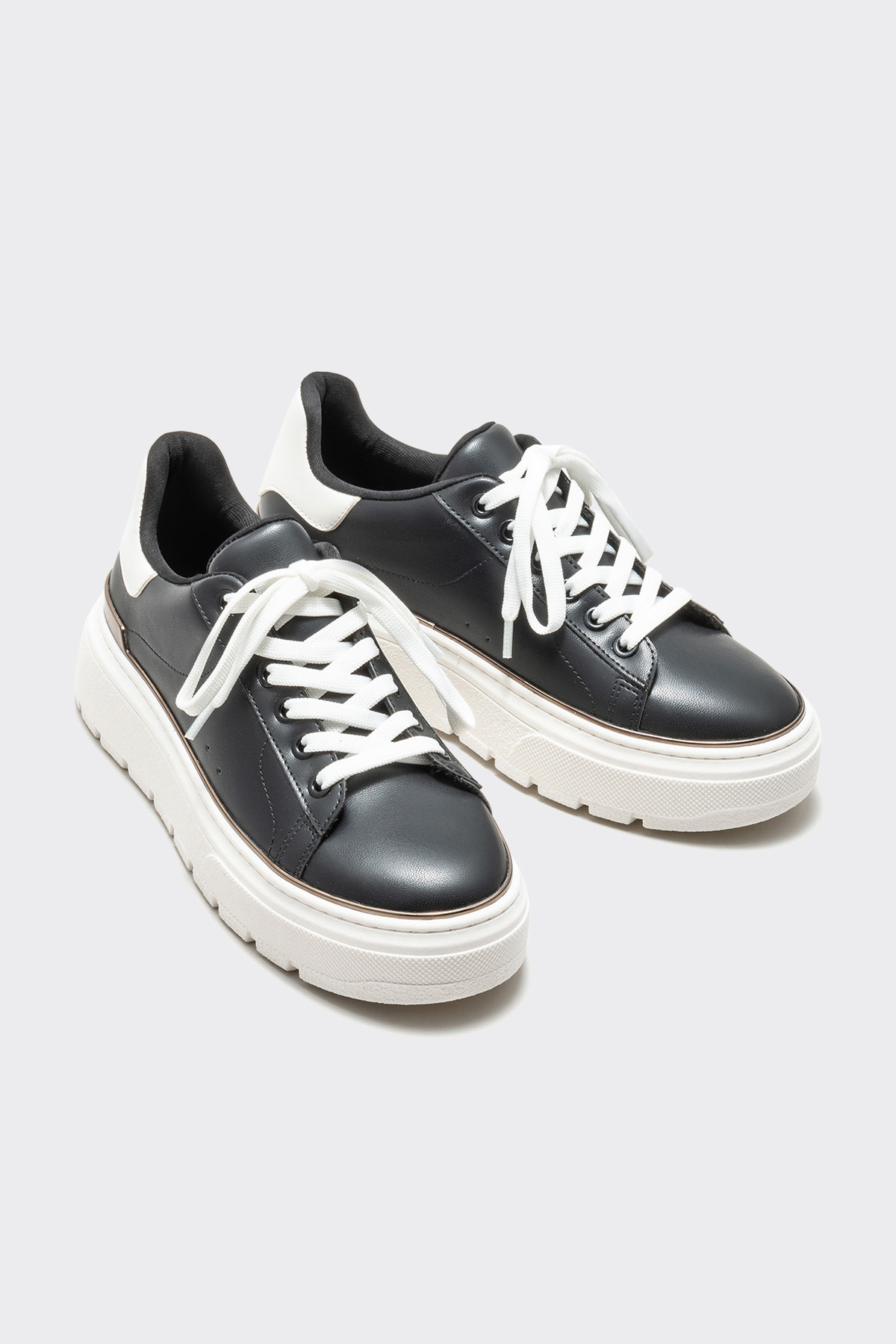 کتانی زنانه اله elle