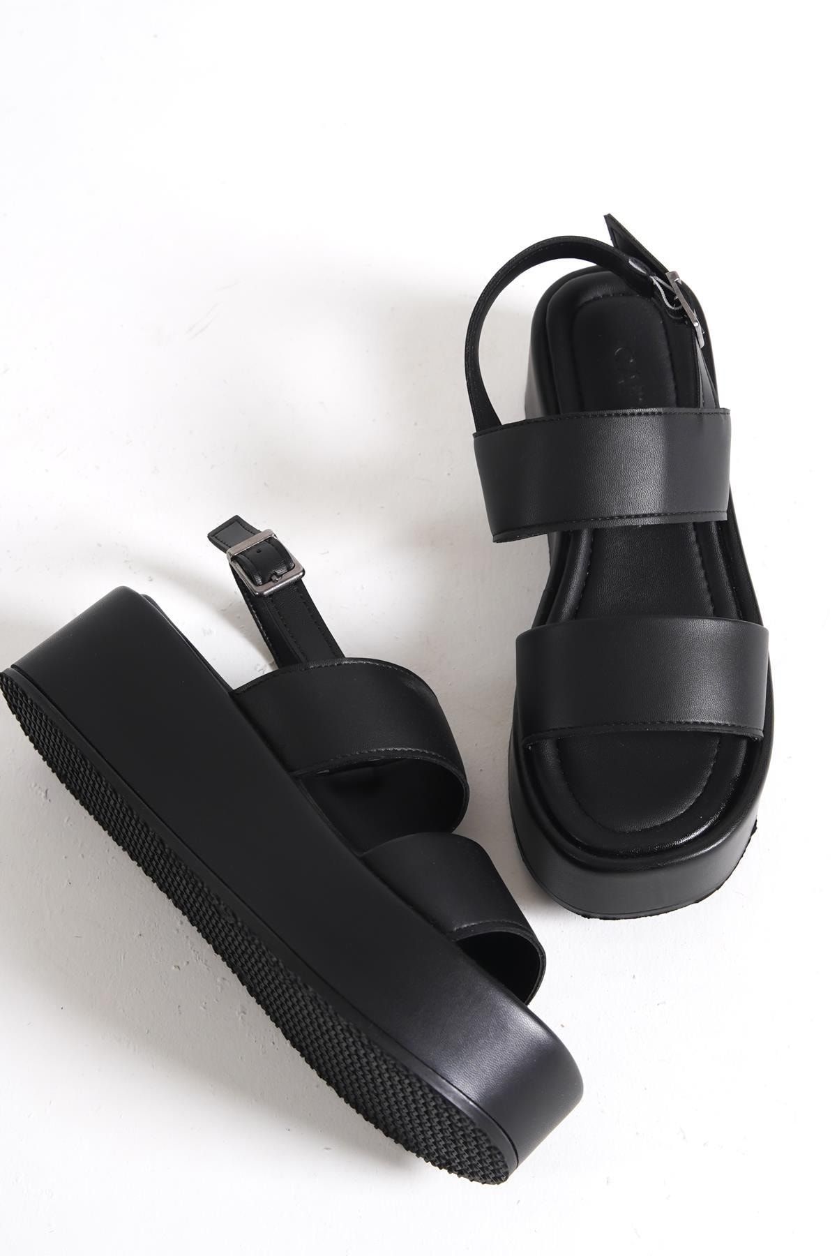 صندل زنانه capone-outfitters